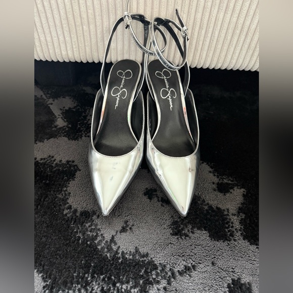 Sliver slingback Jessica Simpson heels - Picture 1 of 4